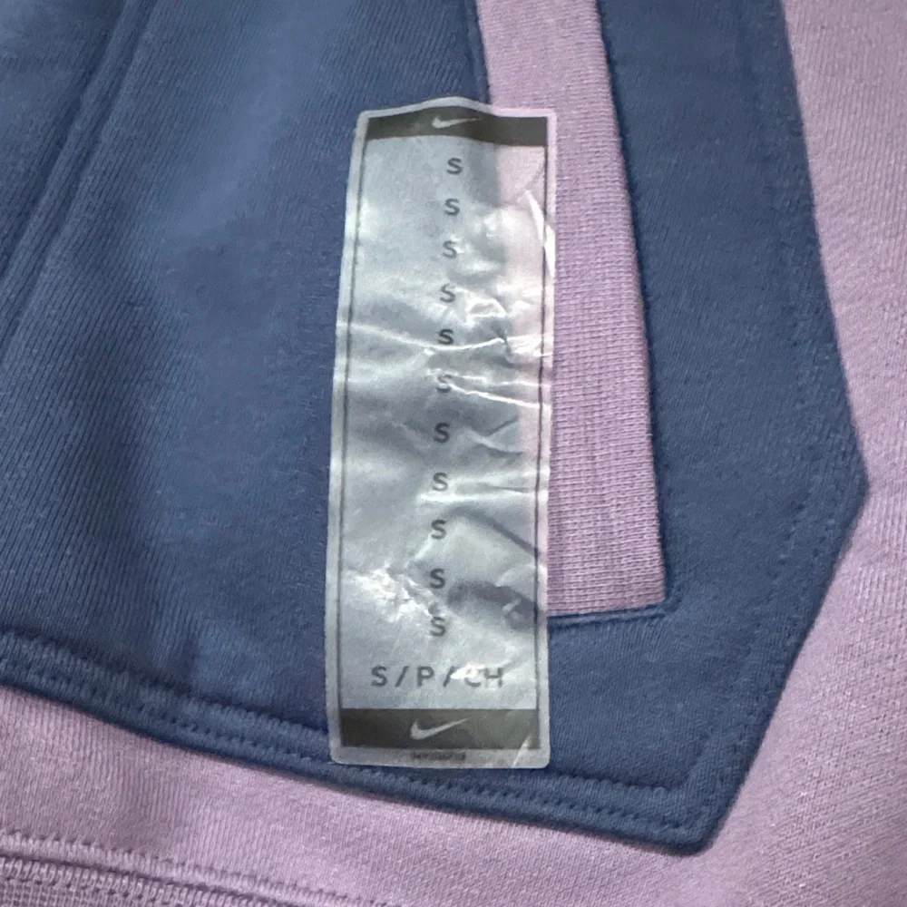 Nike LeBron James Boys Size S Hoodie with Embroidered Logo NWT - Picture 6 of 7